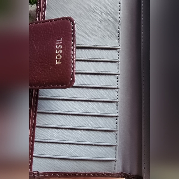 Fossil Burgundy Leather Wallet - Picture 4 of 5